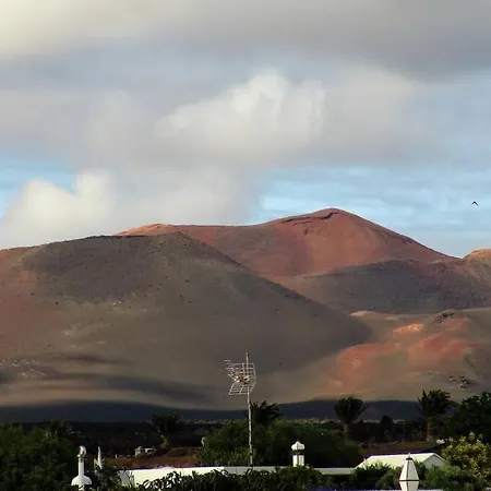 With Volcanic Views 아파트 *