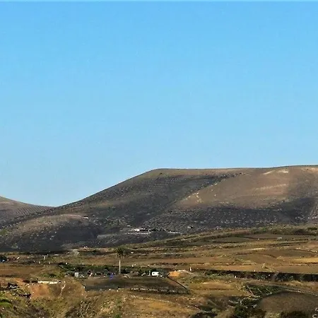 아파트 With Volcanic Views *